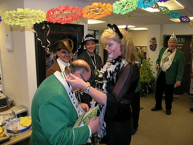 Weiberfastnacht in der Volksbank