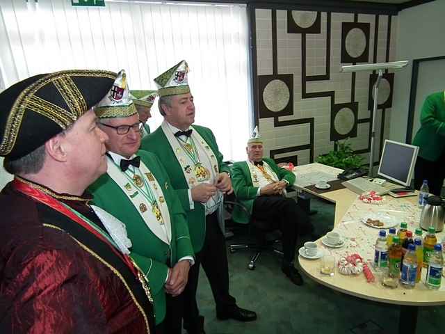 Weiberfastnacht bei den Banken