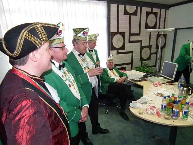 Weiberfastnacht bei den Banken