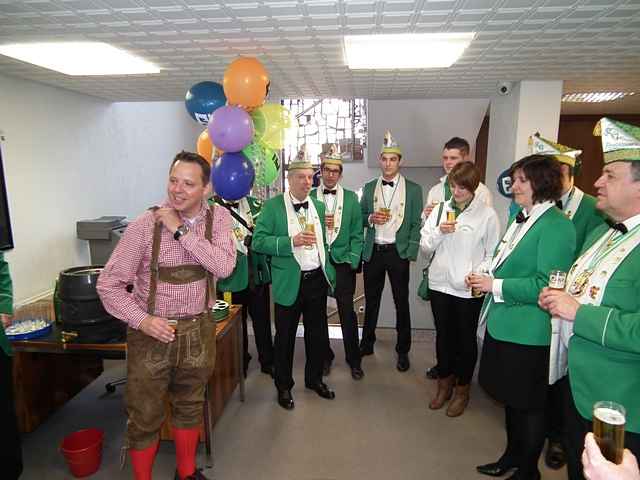 Weiberfastnacht bei den Banken