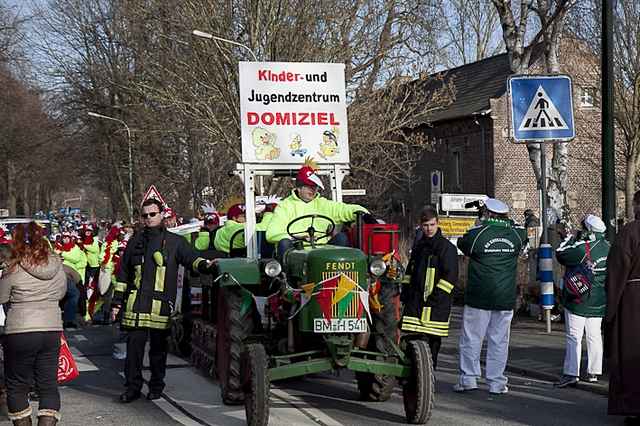 Karnevalszug 2013 - Kommandeursburg 1