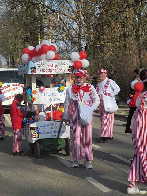 Karnevalszug 2014 - Bilder an der Kommandeursburg