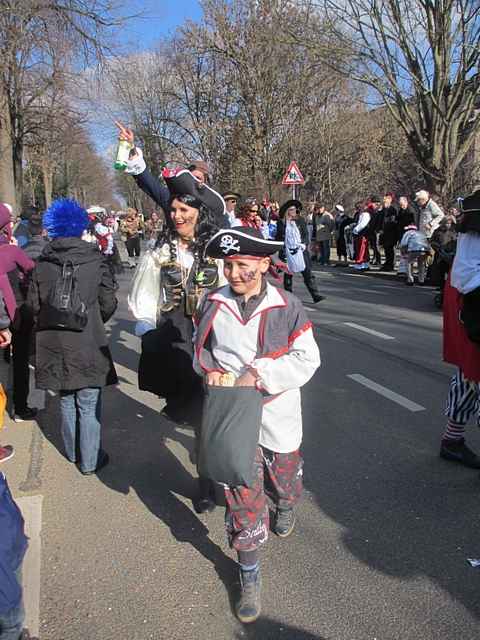 Karnevalszug 2014 - Bilder an der Kommandeursburg