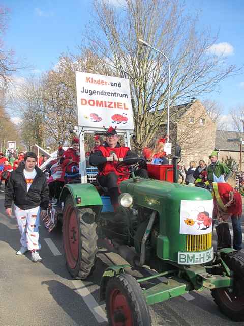 Karnevalszug 2014 - Bilder an der Kommandeursburg