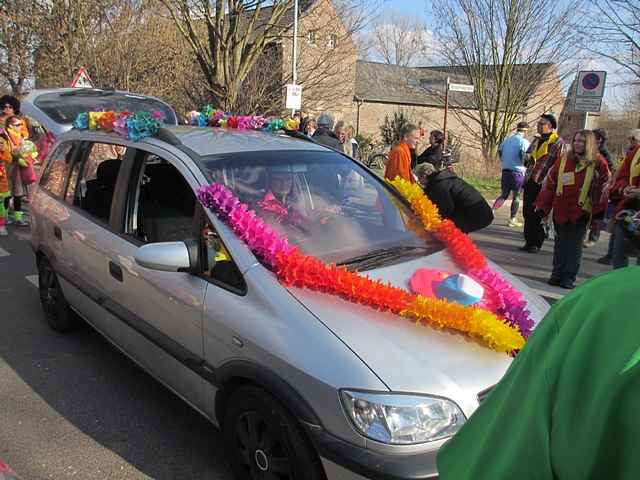 Karnevalszug 2014 - Bilder an der Kommandeursburg