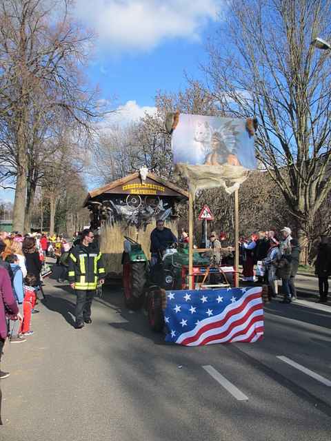 Karnevalszug 2014 - Bilder an der Kommandeursburg