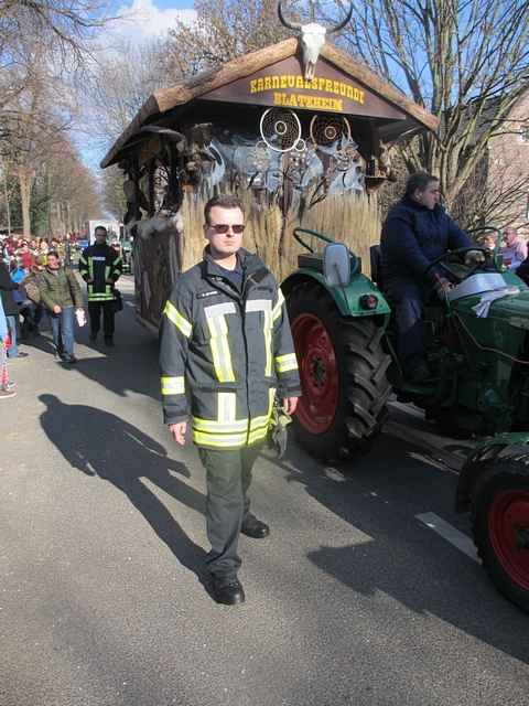 Karnevalszug 2014 - Bilder an der Kommandeursburg