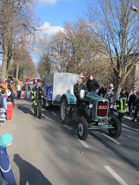 Karnevalszug 2014 - Bilder an der Kommandeursburg