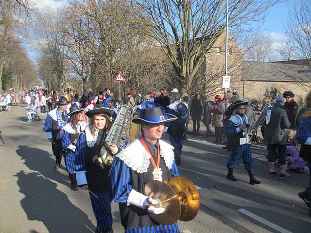 Karnevalszug 2014 - Bilder an der Kommandeursburg