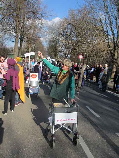 Karnevalszug 2014 - Bilder an der Kommandeursburg