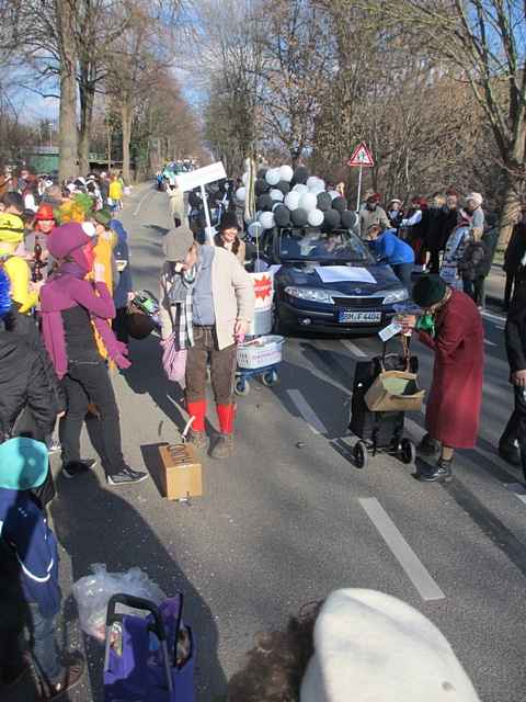 Karnevalszug 2014 - Bilder an der Kommandeursburg