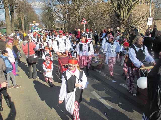 Karnevalszug 2014 - Bilder an der Kommandeursburg