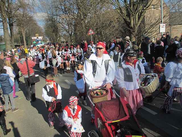 Karnevalszug 2014 - Bilder an der Kommandeursburg