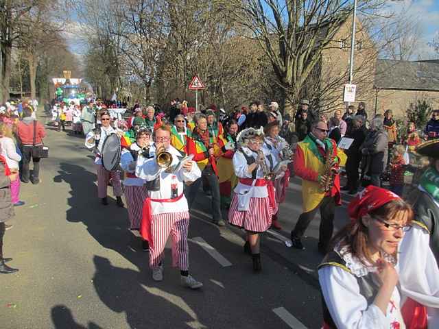 Karnevalszug 2014 - Bilder an der Kommandeursburg