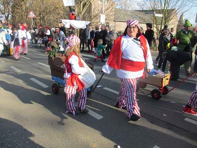 Karnevalszug 2014 - Bilder an der Kommandeursburg