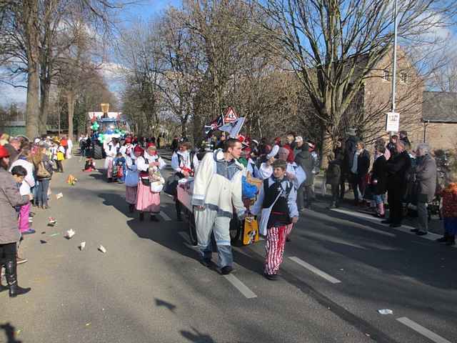 Karnevalszug 2014 - Bilder an der Kommandeursburg