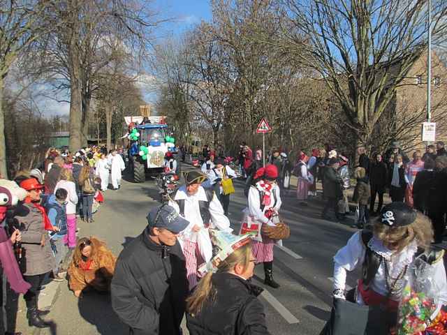 Karnevalszug 2014 - Bilder an der Kommandeursburg