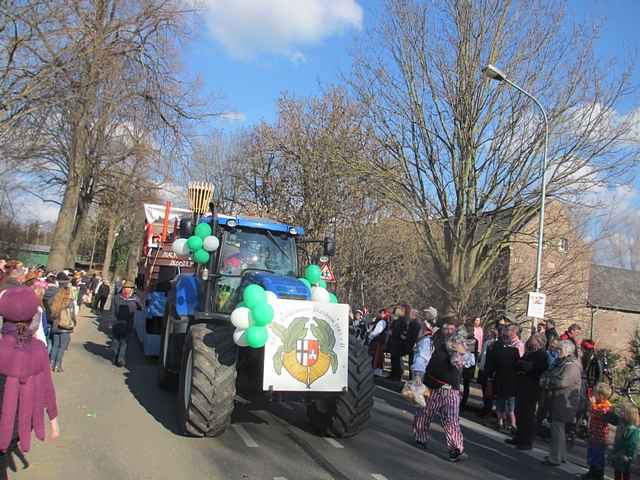 Karnevalszug 2014 - Bilder an der Kommandeursburg