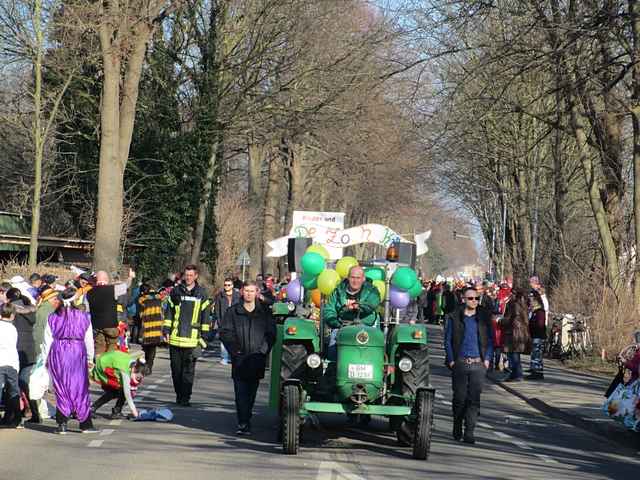 Karnevalszug 2015 - Bilder an der Kommandeursburg