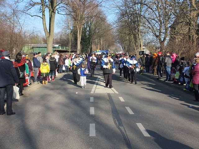 Karnevalszug 2015 - Bilder an der Kommandeursburg