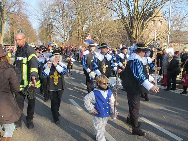 Karnevalszug 2015 - Bilder an der Kommandeursburg