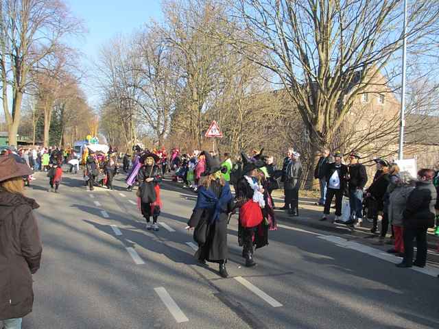 Karnevalszug 2015 - Bilder an der Kommandeursburg