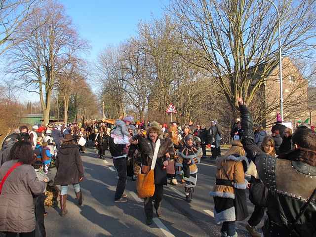 Karnevalszug 2015 - Bilder an der Kommandeursburg