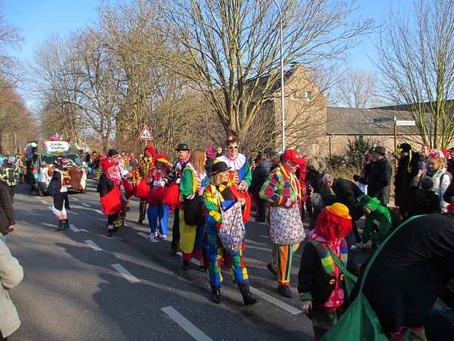 Karnevalszug 2015 - Bilder an der Kommandeursburg