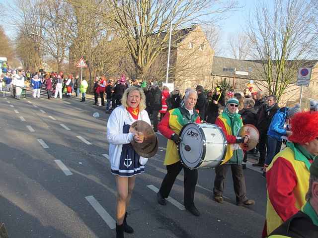 Karnevalszug 2015 - Bilder an der Kommandeursburg