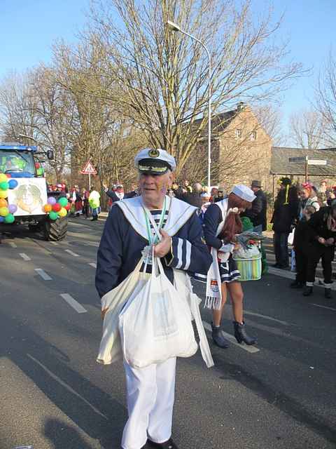 Karnevalszug 2015 - Bilder an der Kommandeursburg