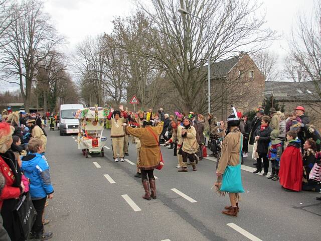 Karnevalszug 2016 - Bilder an der Kommandeursburg