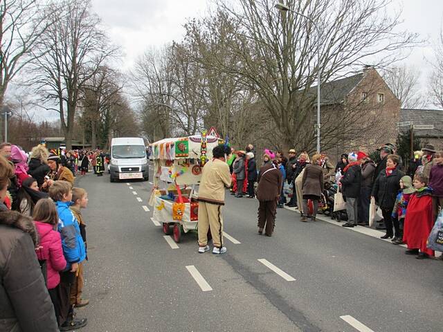 Karnevalszug 2016 - Bilder an der Kommandeursburg