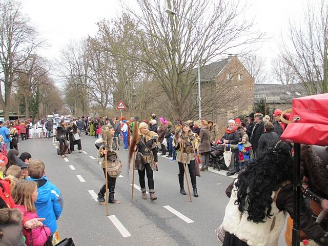 Karnevalszug 2016 - Bilder an der Kommandeursburg