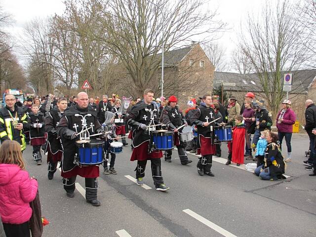 Karnevalszug 2016 - Bilder an der Kommandeursburg