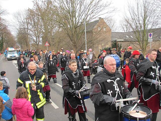 Karnevalszug 2016 - Bilder an der Kommandeursburg