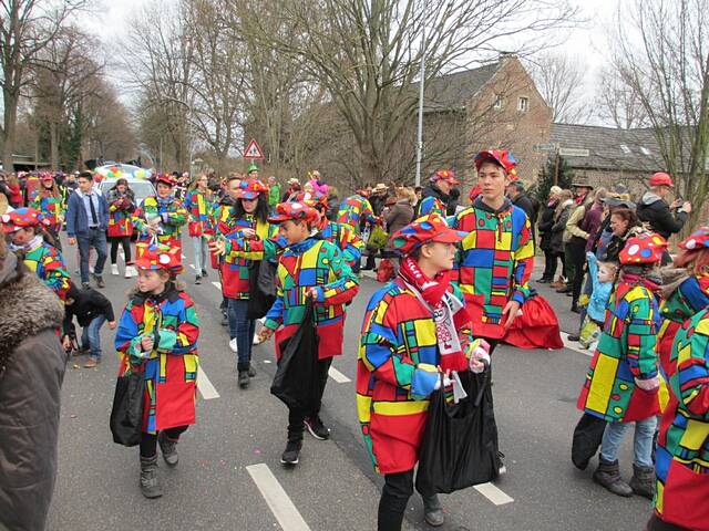 Karnevalszug 2016 - Bilder an der Kommandeursburg