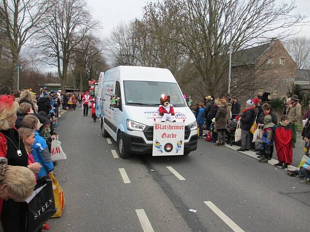 Karnevalszug 2016 - Bilder an der Kommandeursburg