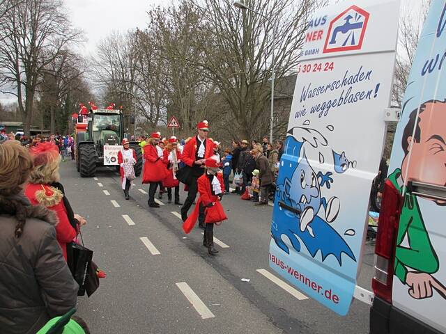 Karnevalszug 2016 - Bilder an der Kommandeursburg