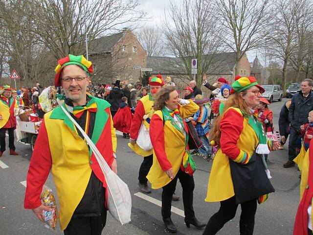 Karnevalszug 2016 - Bilder an der Kommandeursburg