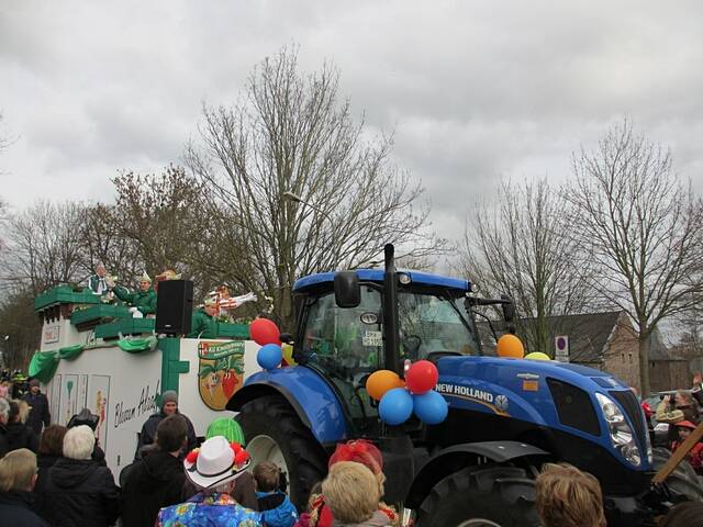 Karnevalszug 2016 - Bilder an der Kommandeursburg