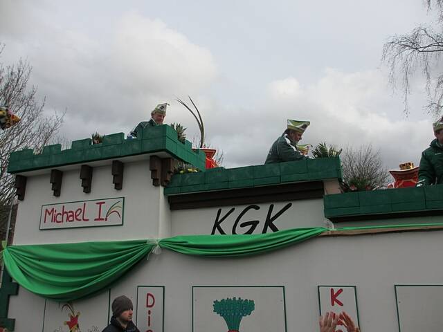 Karnevalszug 2016 - Bilder an der Kommandeursburg