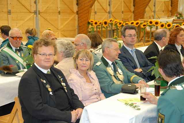 Fahnenschwenken, Krnung Dorfknigin und Ehrungenrnung Dorfknigin