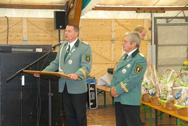 Fahnenschwenken, Krnung Dorfknigin und Ehrungenrnung Dorfknigin