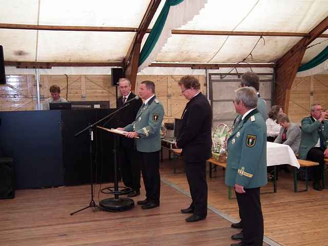 Fahnenschwenken, Krnung Dorfknigin und Ehrungenrnung Dorfknigin