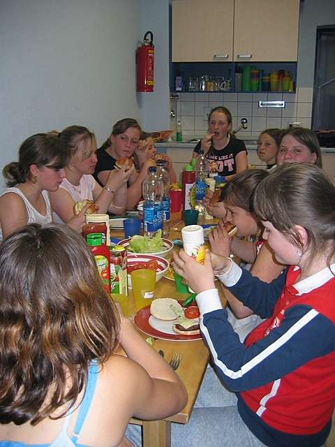 Fuball-Party der Fire Girls