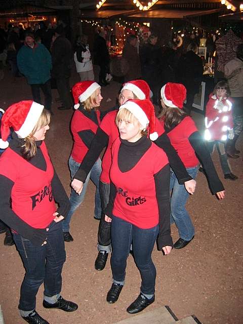 Fire-Girls beim Weihnachtsmarkt