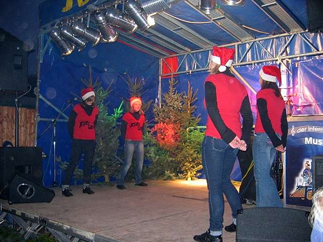 Fire-Girls beim Weihnachtsmarkt