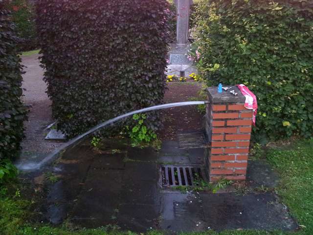 Wasserschaden auf dem Friedhof