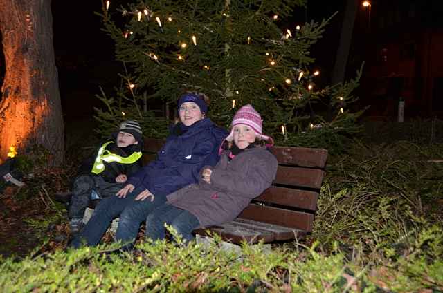 Tannenbaum an der Kapelle