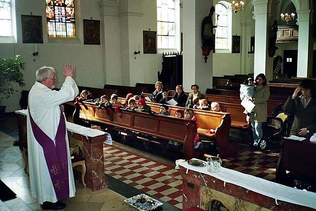 Aschenkreuz in der Kirche